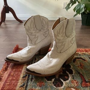 Vintage white cowboy boots